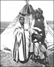 Poundmaker with 4th wife. hspace=5 vspace=5></TD>
              </TR>
              <TR> 
                <TD align=